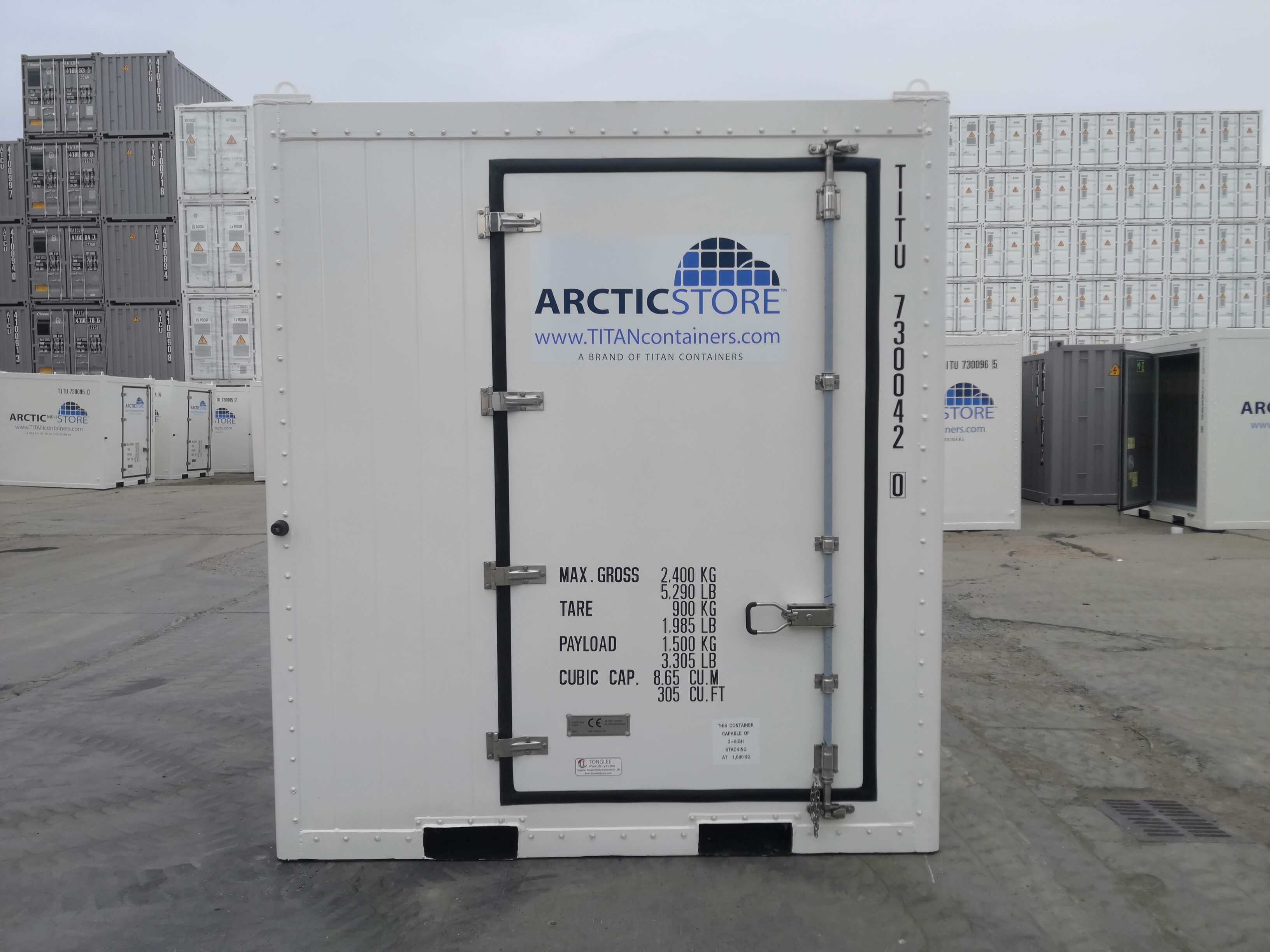 Rear door closed - ArcticMini Store  - portable cold storage