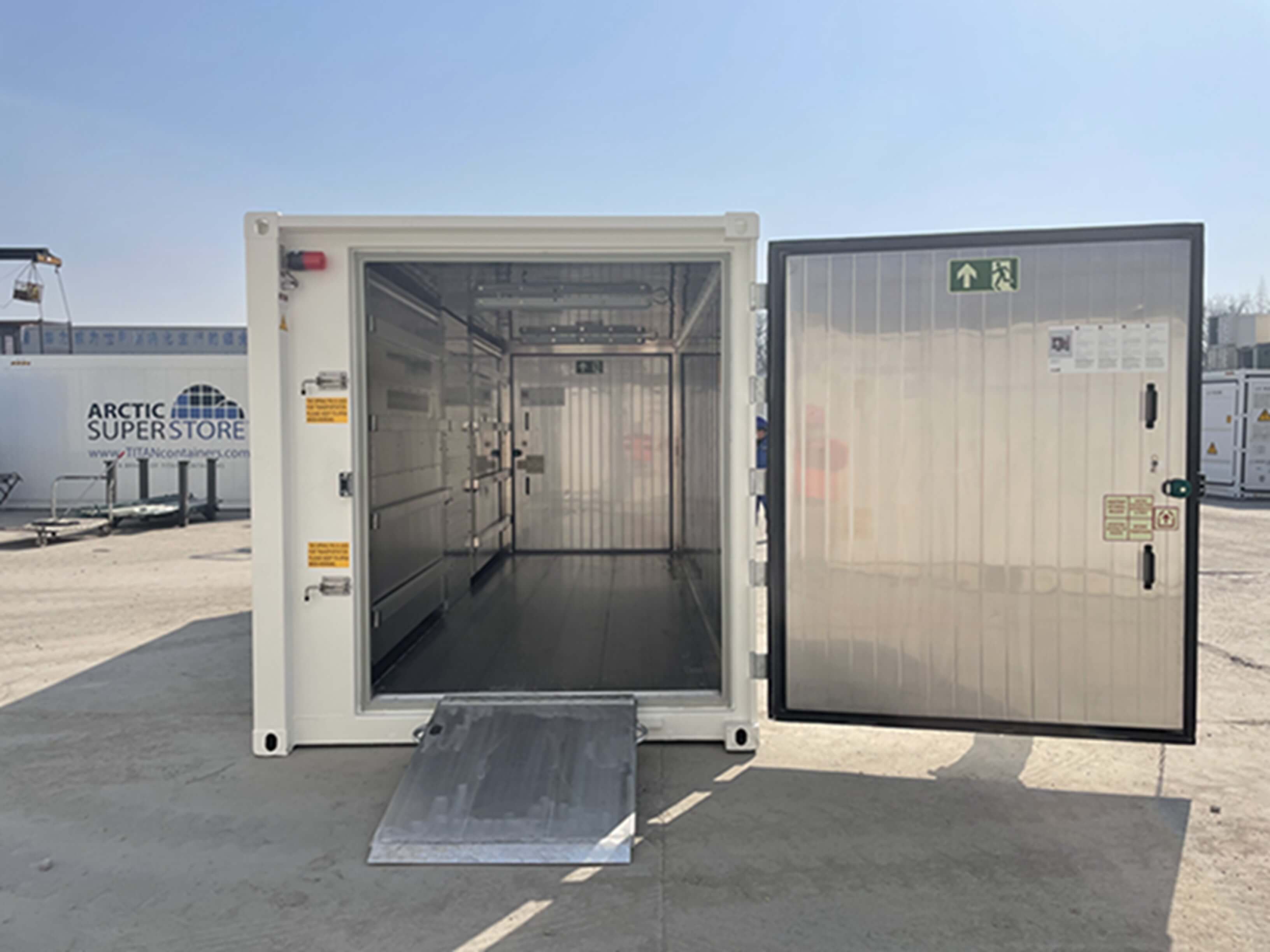 ArcticBlast woth open door